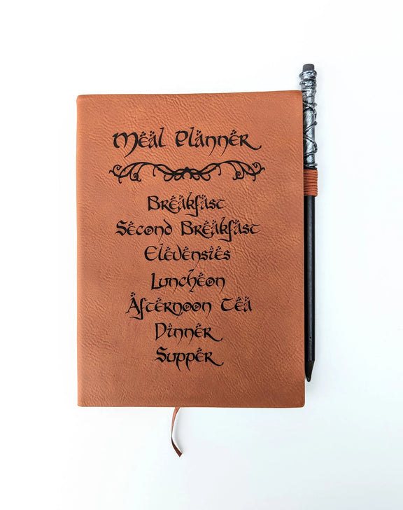 Carnet Meal Planner en cuir végan brun gravé, couverture humoristique des huit repas