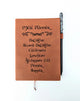 Carnet Meal Planner en cuir végan brun gravé, couverture humoristique des huit repas
