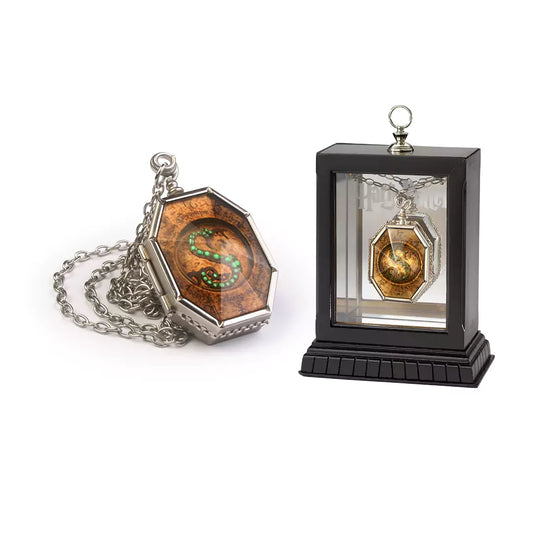 Réplique Médaillon de Salazar Serpentard Noble Collection présentée dans son coffret