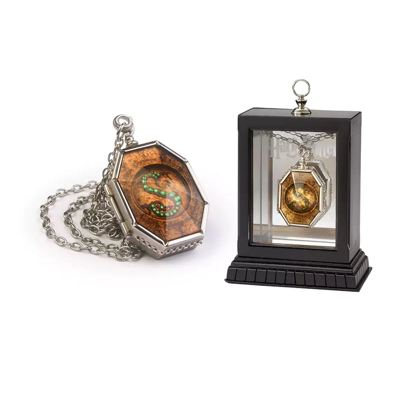 Réplique Médaillon de Salazar Serpentard Noble Collection présentée dans son coffret