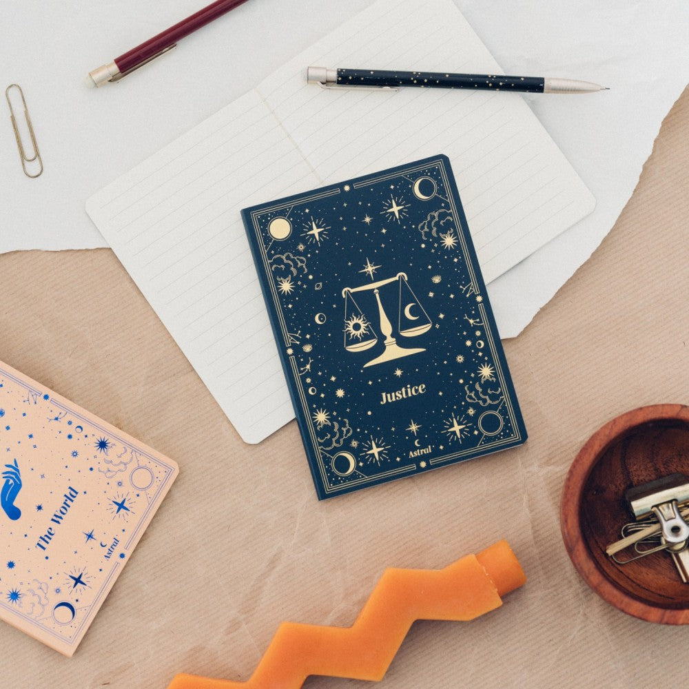 Lot de 3 carnets A6 Collection Astral à motifs dorés : The Lovers, The World et Justice