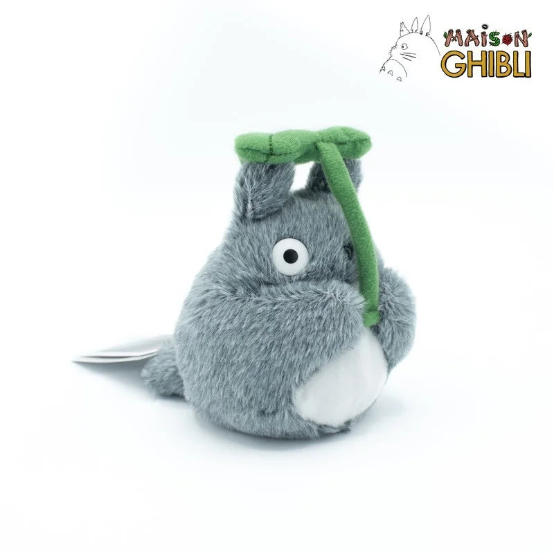 Peluche officielle Totoro tenant sa feuille verte, 13 cm, Mon Voisin Totoro Studio Ghibli