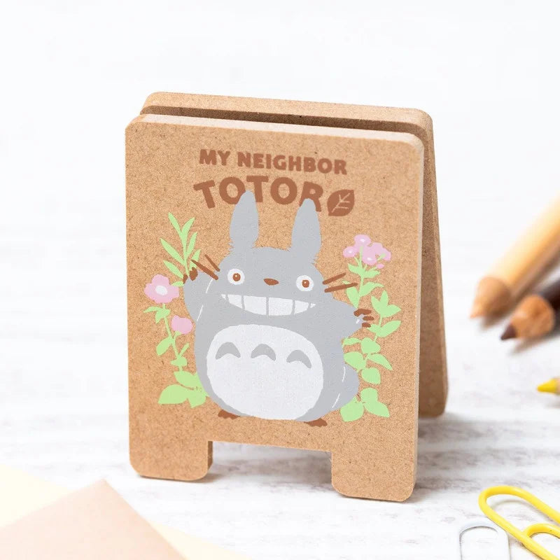 Pince en bois Mon Voisin Totoro illustrée, support photo et mémo à poser Studio Ghibli