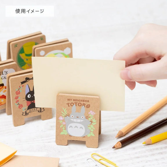 Pince en bois Mon Voisin Totoro illustrée, support photo et mémo à poser Studio Ghibli