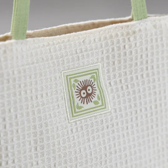 Petit sac à main gaufré Totoro Studio Ghibli 22 cm avec broderie de fleurs et noireaudes