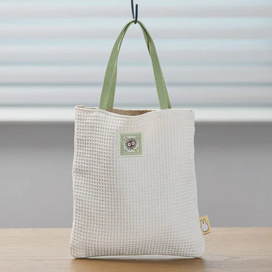 Petit sac à main gaufré Totoro Studio Ghibli 22 cm avec broderie de fleurs et noireaudes