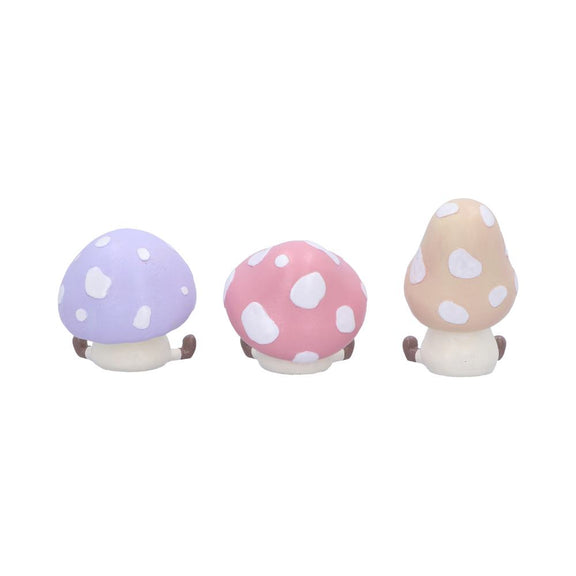 Trio de figurines champignons sages aux chapeaux colorés, mantra ne rien voir, entendre ni dire de mal