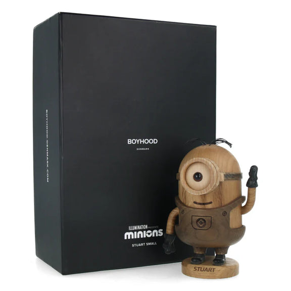 Figurine Stuart des Minions petit modèle en chêne blanc et chêne fumé, design Boyhood