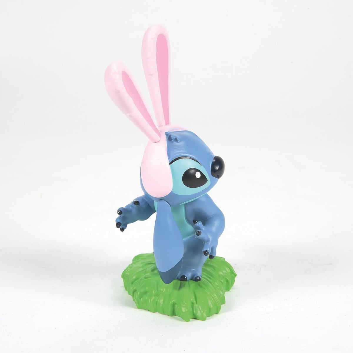 Figurine Disney Showcase Collection de Stitch déguisé en lapin de Pâques avec oreilles roses