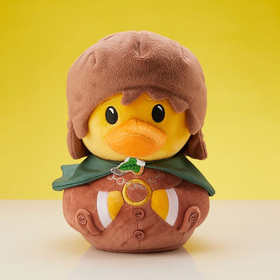 Peluche canard Frodon 20 cm Le Seigneur des Anneaux avec cape verte, tenue brune et détails brodés